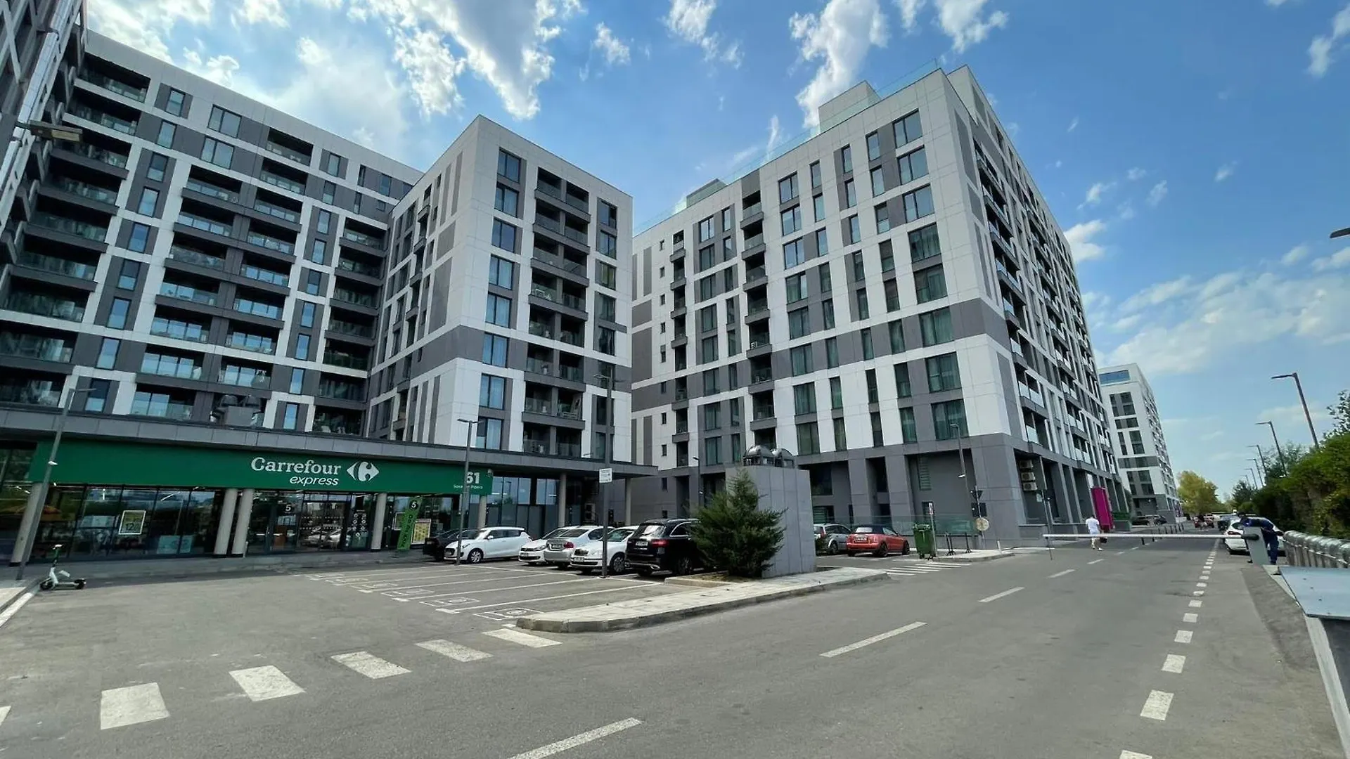 North By Citylife Suites Cloud 9 D Bucharest Apartment